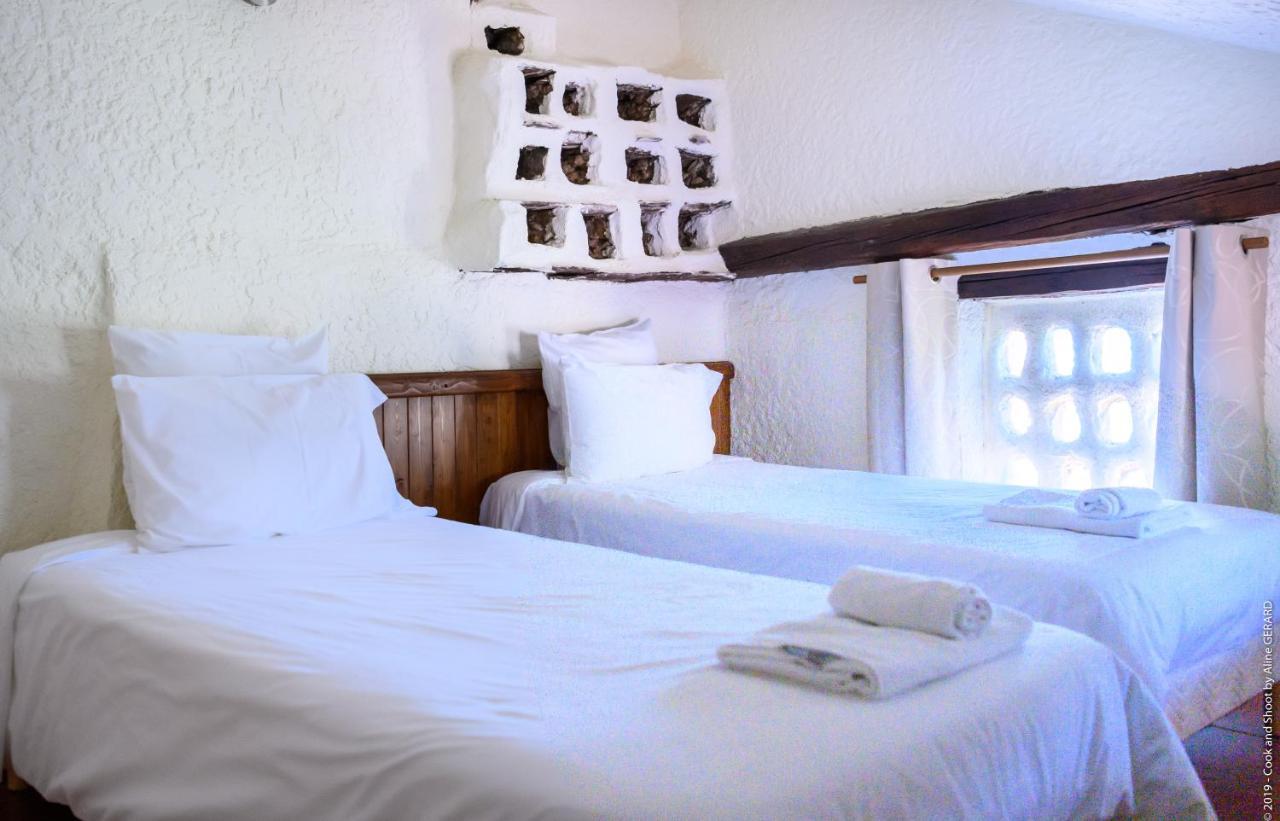 Auberge Lo Robur Roure Bagian luar foto